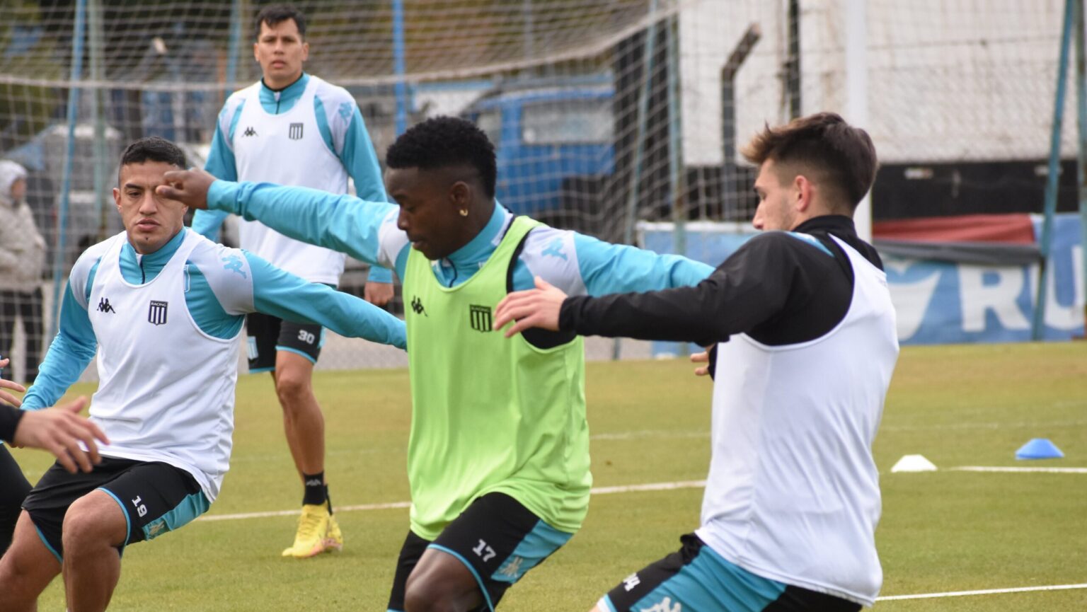 Racing Pierde A 2 Jugadores Claves Para Costas - Últimas Noticias De ...