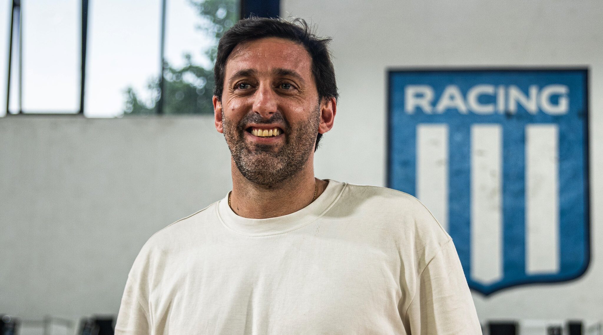 Diego, emocionado tras conocerse el resultado de la elección. Foto: Racing Club.